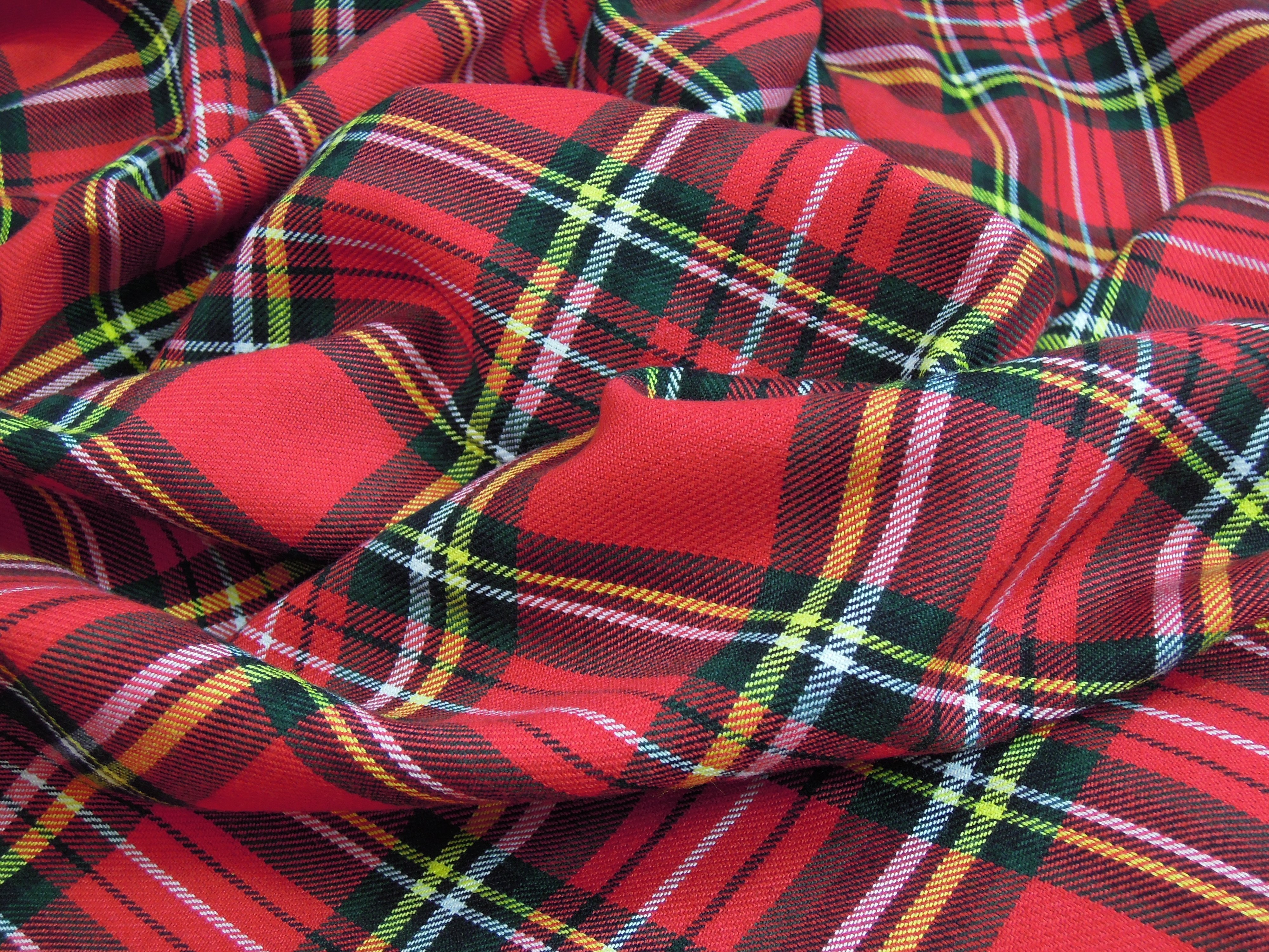 Obleková tkanina skotská kostka červená 