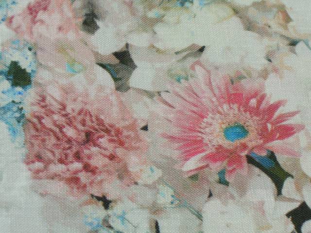 Šatová tkanina květy