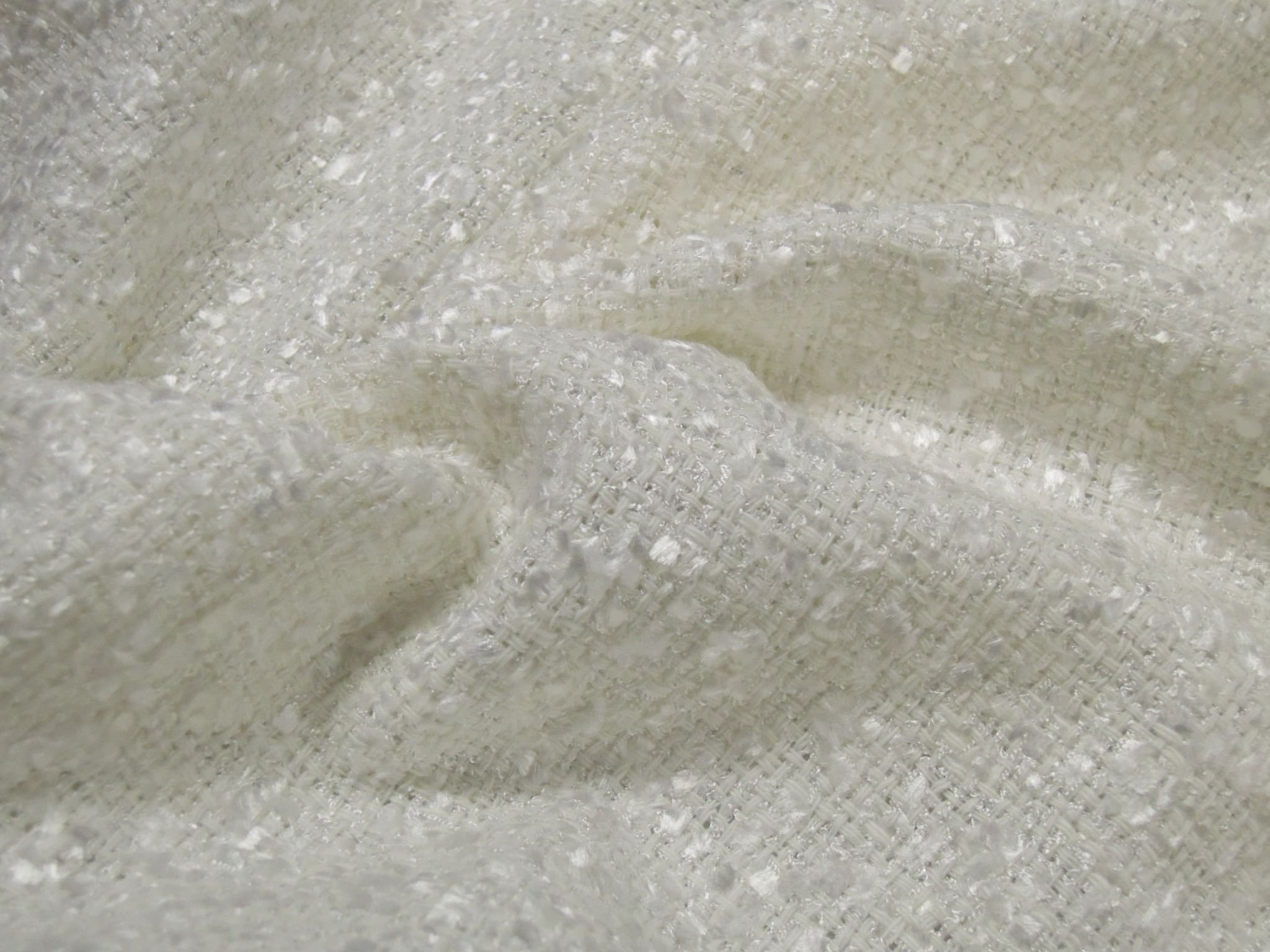 Kostýmová tkanina Uma ivory
